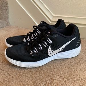 Nike tennis shoes | sz. 7.5